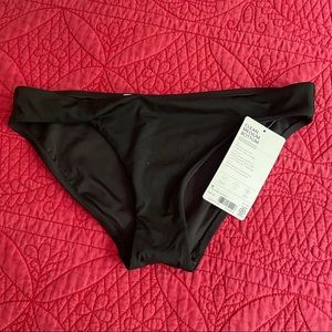 Athleta clean medium bottom